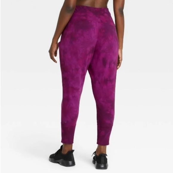 NWT All In Motion High-Rise Jogger Berry Purple - Picture 2 of 11